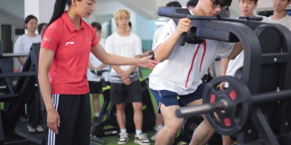 博万体育官方入口-全国健身锦标赛冠军！湖北商贸学院老师实现赛事大满贯|健美|冯亚孺|中国健美协会|湖北省|厦门市_新浪体育_新浪新闻